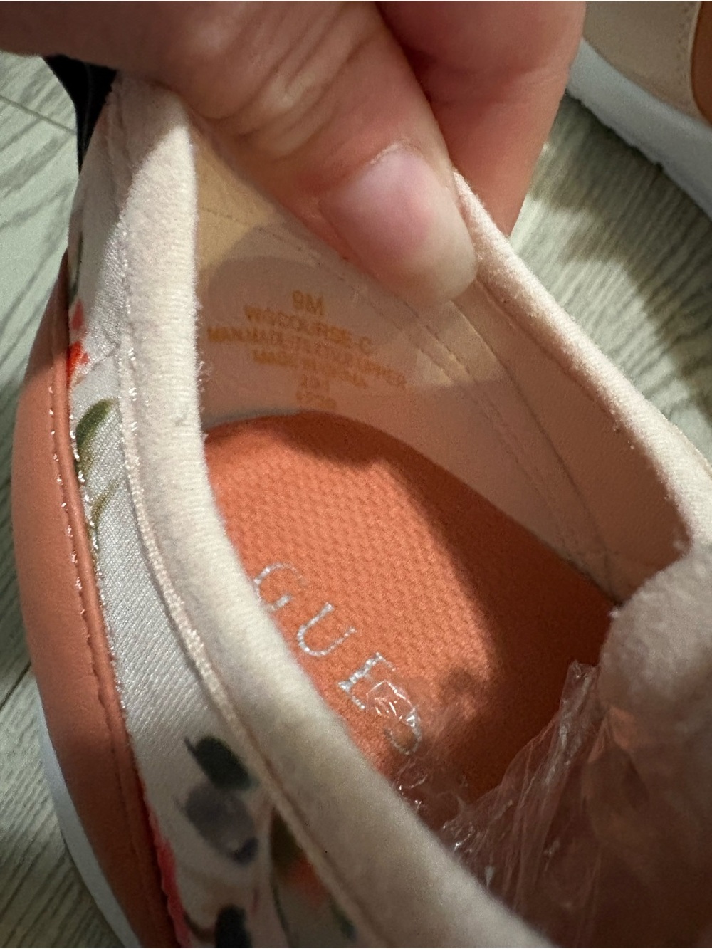 Guess Floral Sneakers Size 9 - Picture 7 of 7
